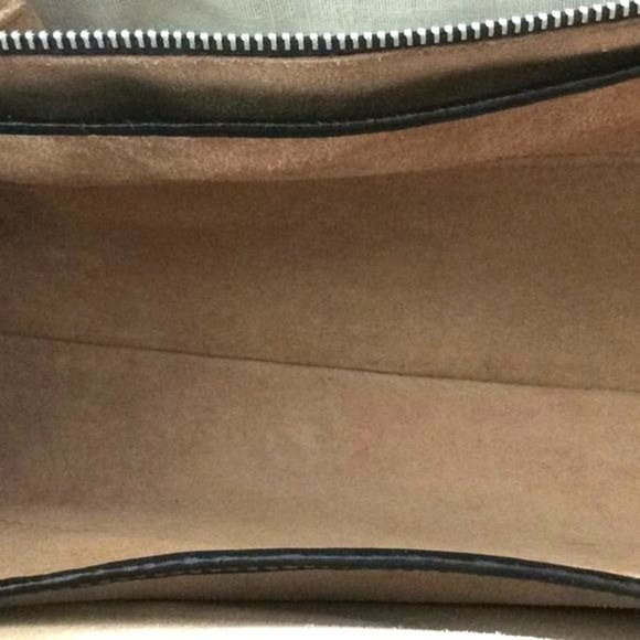 Vintage Womens Alligator Handbag Size-13" x 10" x 3". strap drop 6" - Picture 4 of 12